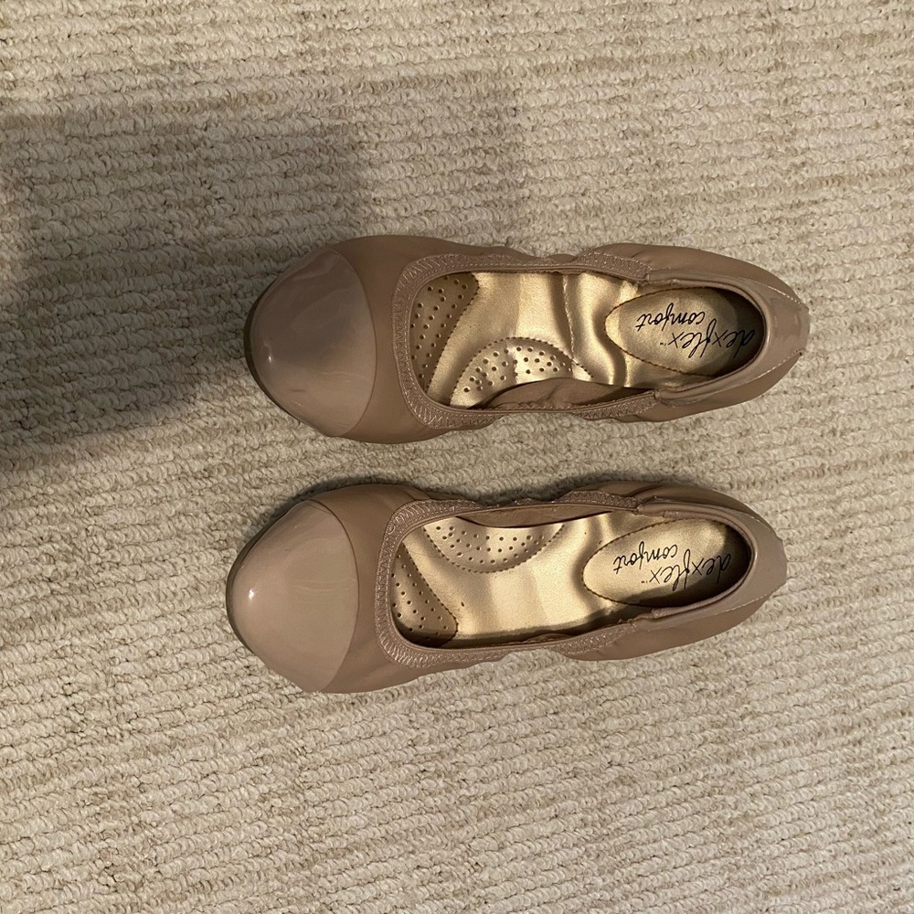 Ballet flats